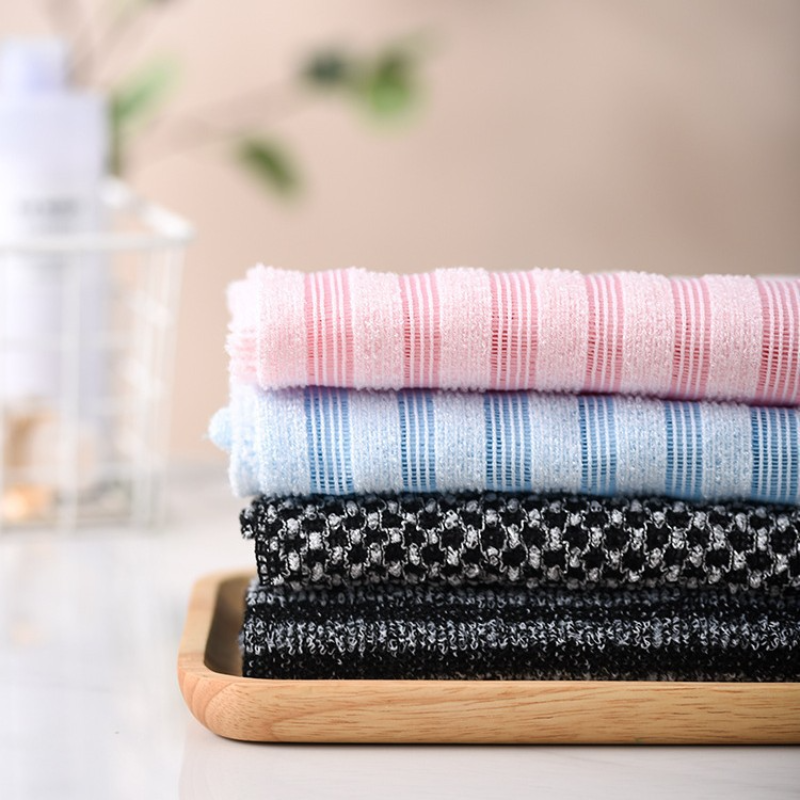 ScrubTowel 1+1 GRATIS - Exfoliërende Douchehanddoek voor Zachte Huid