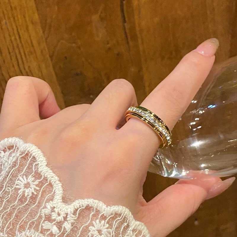 Jewelance™ RotatingRing 1+1 GRATIS: Draaibare Anti-Stress Ring voor Rust & Focus